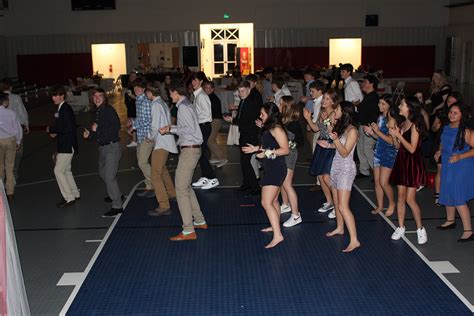 What Is a Homecoming Dance: An Insight into a Traditional and Enriching Event